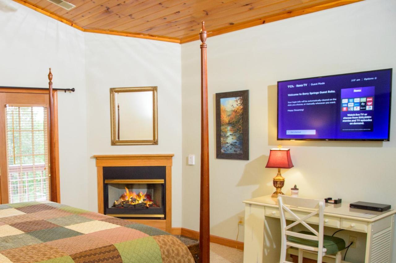 Berry Springs Lodge Sevierville Exterior photo