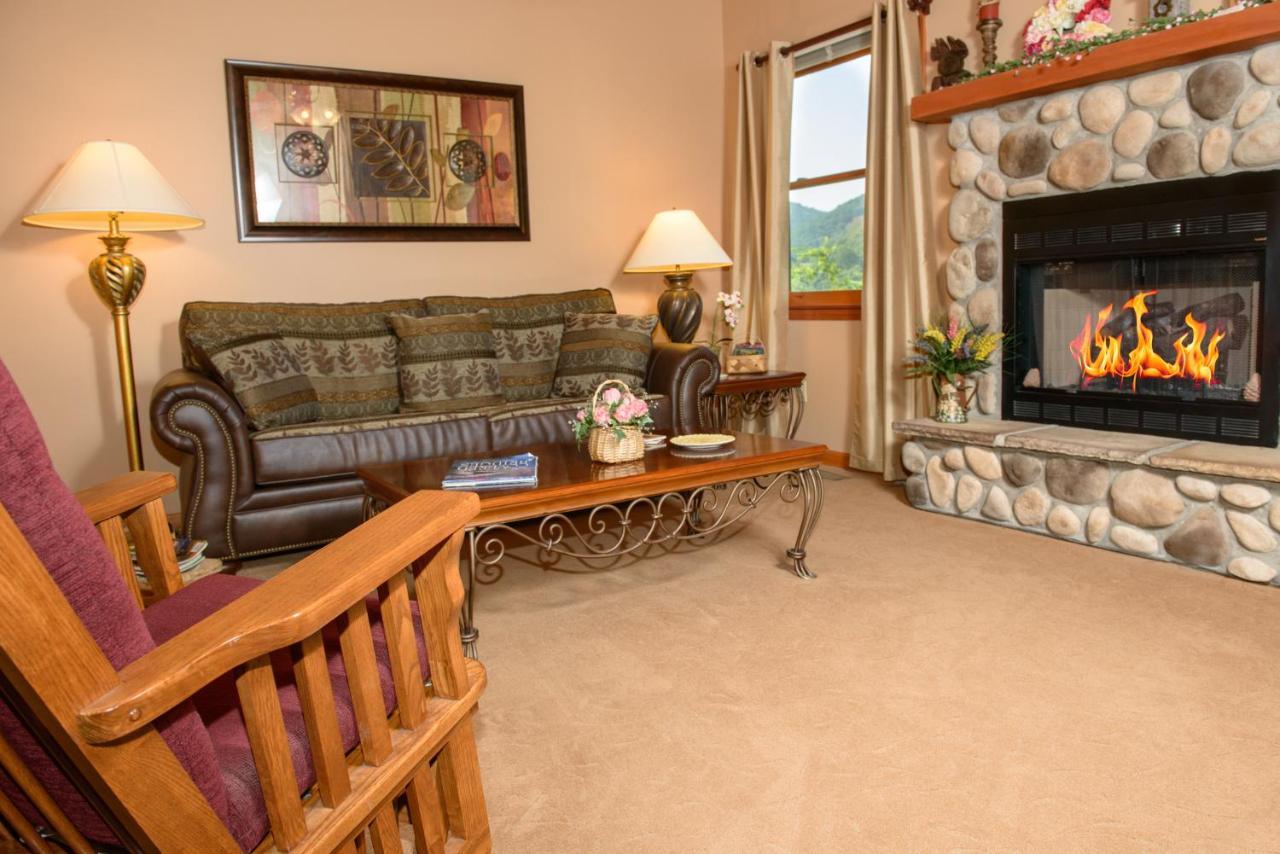 Berry Springs Lodge Sevierville Exterior photo