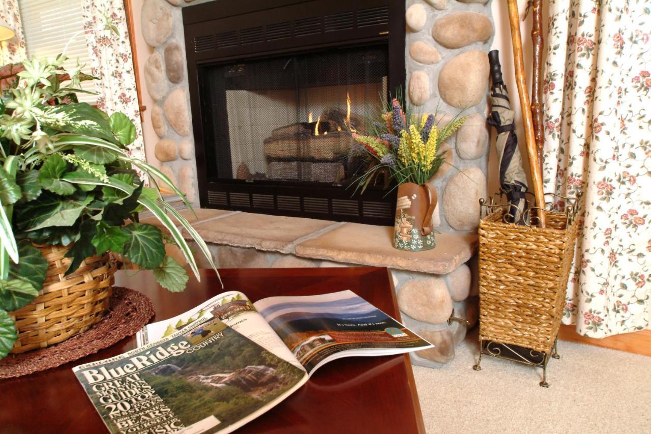 Berry Springs Lodge Sevierville Room photo