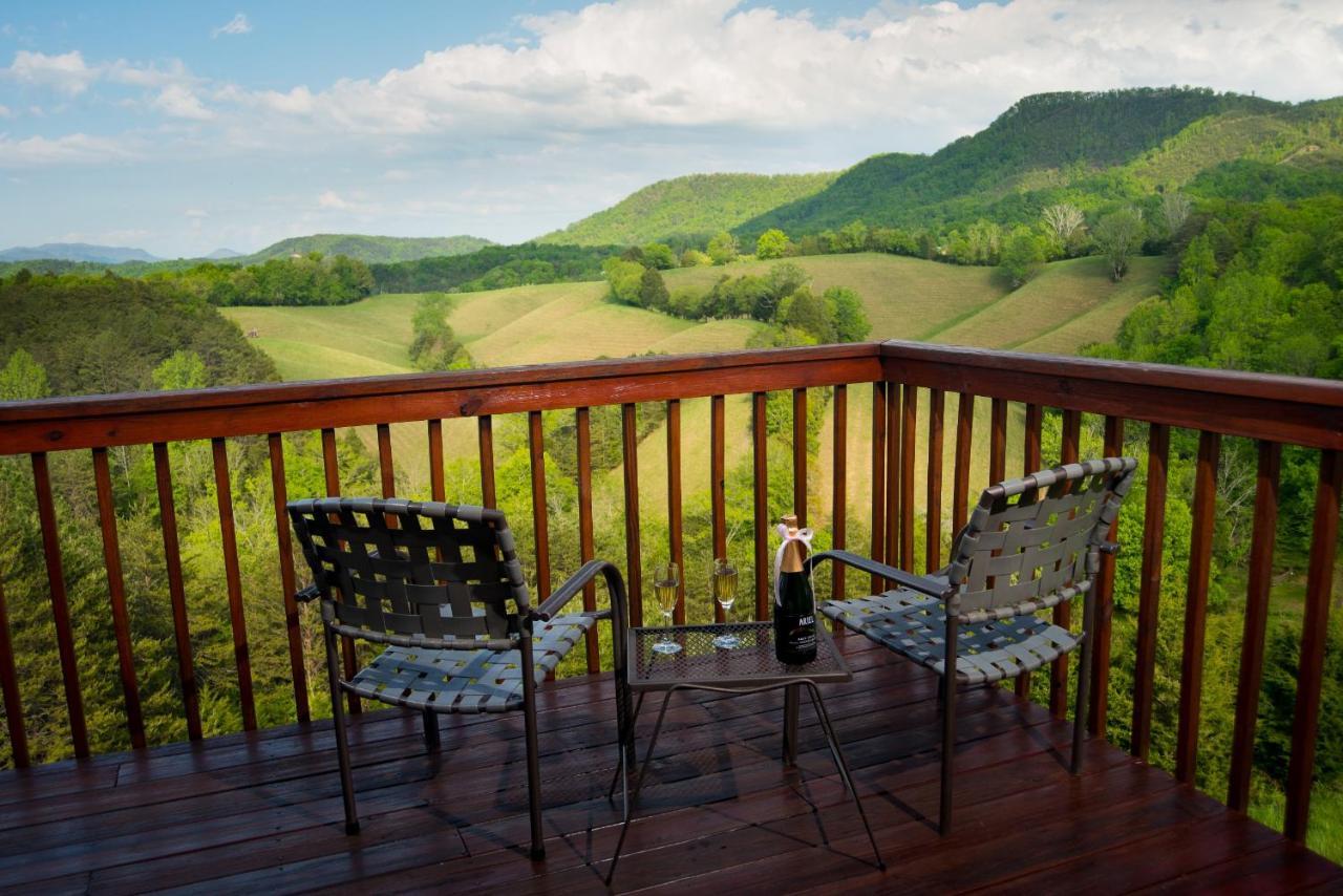 Berry Springs Lodge Sevierville Room photo